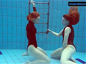 2 super-hot teenagers underwater
